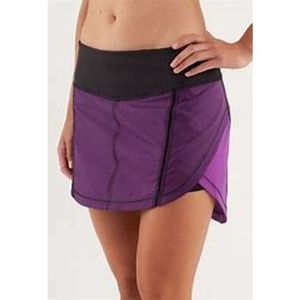 LIKE NEW LULULEMON Full Stride Skirt Black Purple